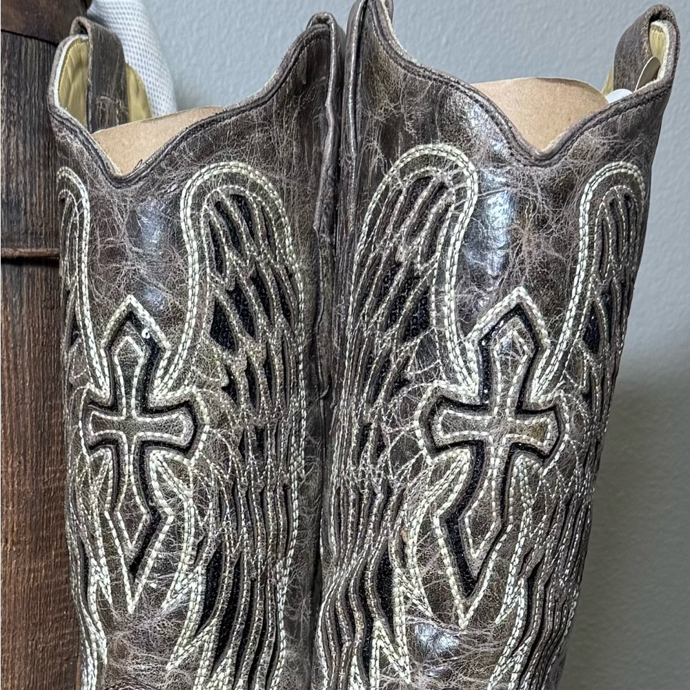 Women’s Corral Western Cowboy Boots with Black Inlay Wing and Cross Design - Picture 3 of 8